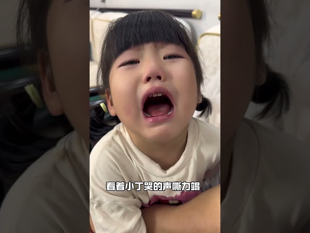 小丁意外受傷了，寶寶們，不要爬高上低#funny # 小孩就是拿來玩的 #萌娃