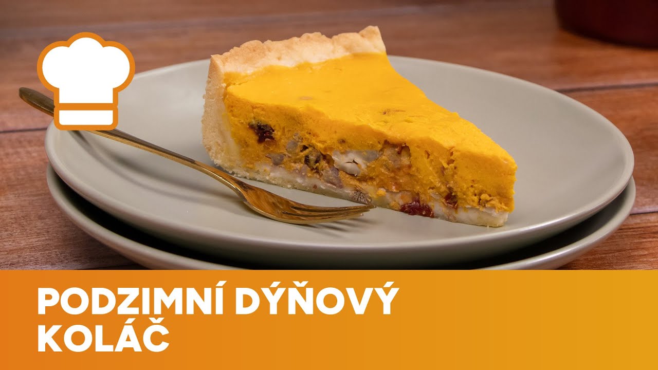 Podzimní dýňový koláč se zakysanou smetanou je krásně jemný a dokonale vláčný