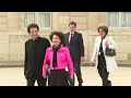 LIVE: Macron welcomes Biden at the Élysée Palace  - 01:23:14 min - News - Video