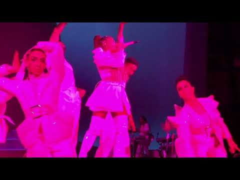 Ariana Grande - yes, and? (live)