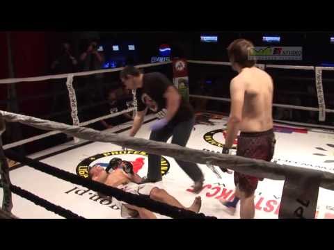 Boxing: Parker wins brutal fight by knockout