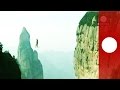 EN - China slackline challenge: Raw footage of heart-stopping attempt to defy gravity