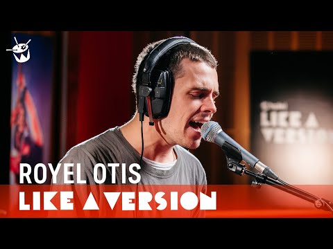 Royel Otis cover Sophie Ellis-Bextor's 'Murder on the Dancefloor' for Like A Version