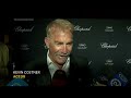 Kevin Costner prefers writing to posing  - 00:24 min - News - Video