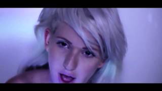 Ellie Goulding - Hanging On thumbnail