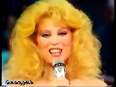 AUDREY LANDERS - Playa Blanca - YouTube