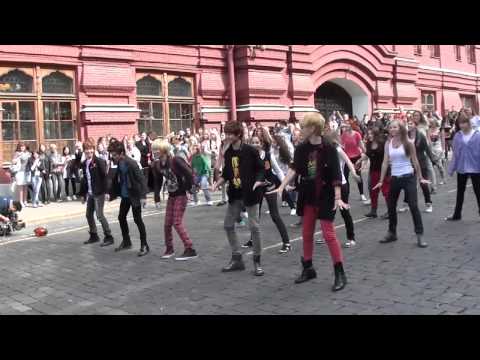SHINee in Russia(Red Square) flashmob (06.09.2011)