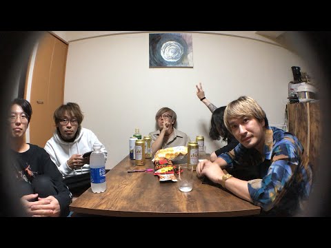 a crowd of rebellion 緊急会議!