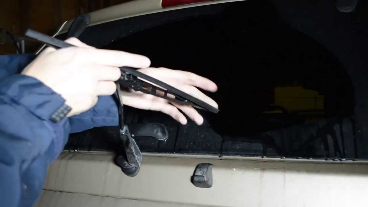 How to change wiper blades on a jeep liberty #1