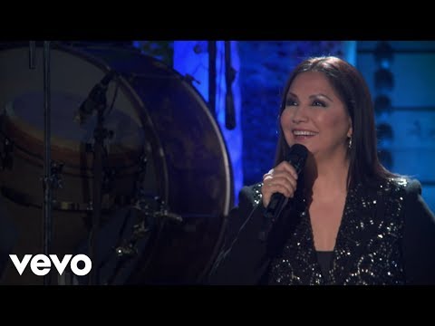 Ana Gabriel - Y Aquí Estoy (En Vivo)