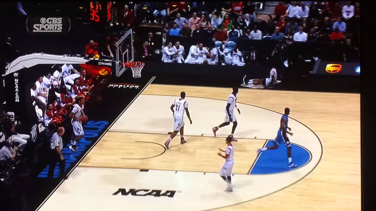 Louisville Basketball Player Breaks Leg 2013 - YouTube