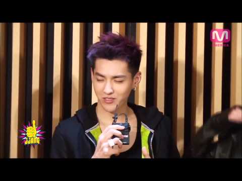 Baekhyun & Kris moment from MnetAmerica - JJANG!