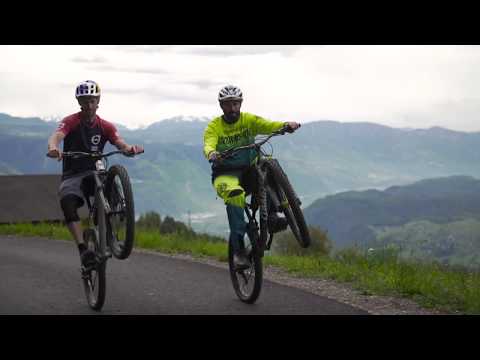 How To Wheelie on a MTB | with Rob Warner and Tom Öhler