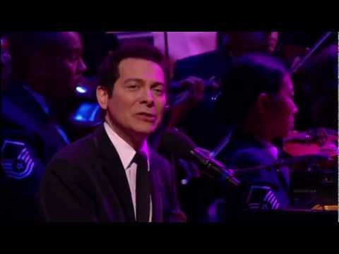 Michael Feinstein performs The More I See You 