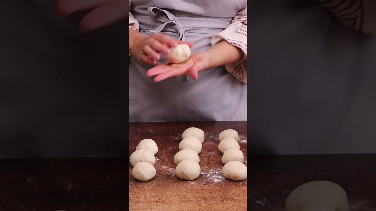 Klasické křupavé domácí rohlíky se doma ani neohřejí, protože budou hned pryč #toprecepty #foodie