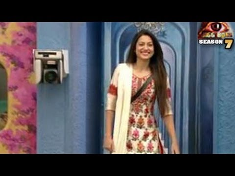 Gauhar Khan S Wardrobe Updated Page 7