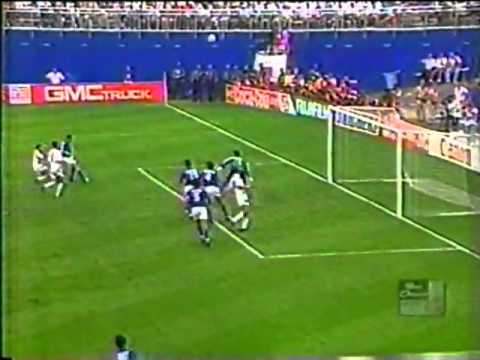 Gomitata di Tassotti a Luis Enrique