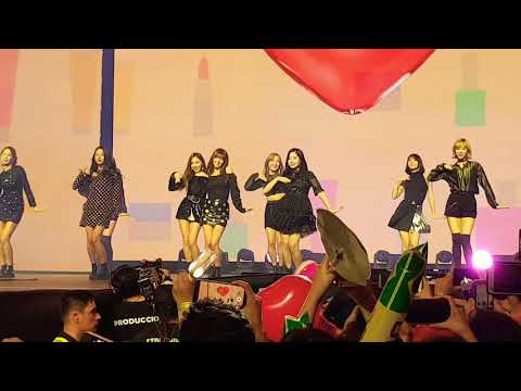 TWICE - Likey (Music Bank Chile 2018)