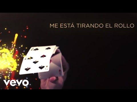 Banda Los Recoditos - Me Está Tirando El Rollo (Lyric Video)