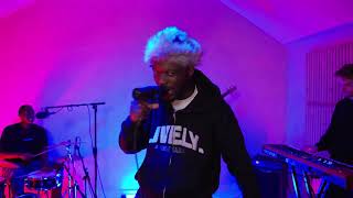 namesbliss - Iniesta Flow (Live)