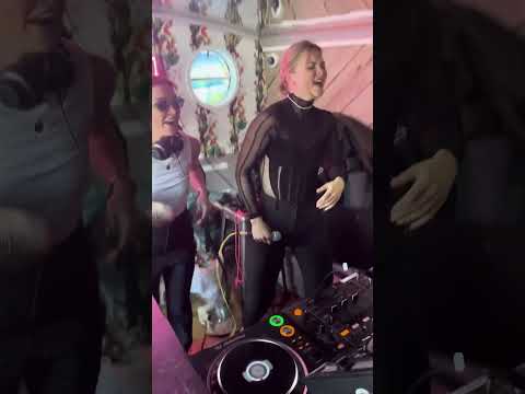 Arielle Free & Might Delete later perform 'Shy' for the first time together at their launch party 🔥