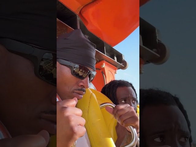 Kai Cenat Starts Yelling For Duke Dennis As They Ride A Roller Coaster At Six Flags