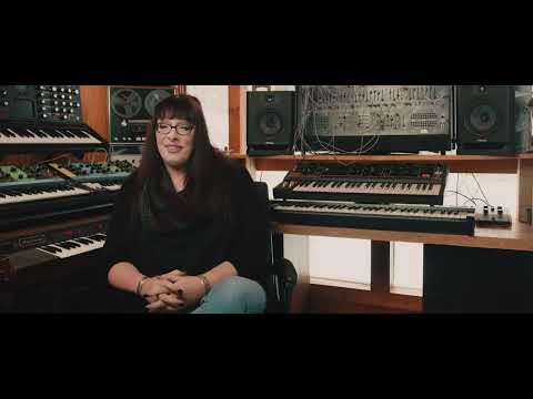 Lisa Bella Donna discusses her synth-centric creation process with the Alpha 80 Evo | Focal Pro