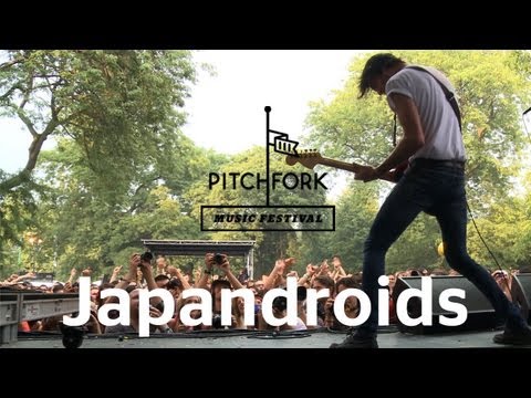 Japandroids perform