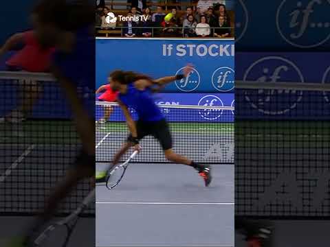 Dustin Brown Behind-The-Back Tennis Brilliance 😍