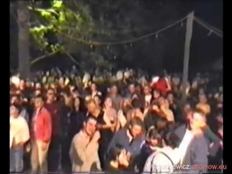 Kadr z filmu Rafał Wyciszkiewicz - Outer Edge - koncert w Chojnowie 03.05.2002