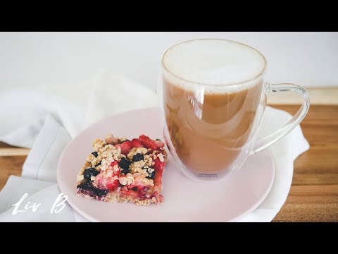 Vanilla Latte + Berry Crumble Bars | The Coffee Shop Series by Liv B