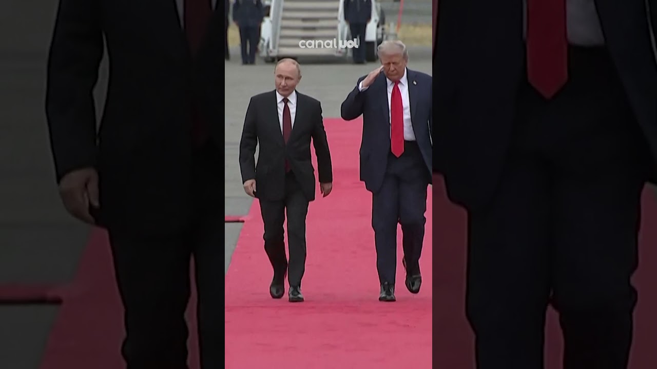 Trump e Putin se cumprimentam em base militar em Anchorage no Alasca para discutir paz na Ucrânia