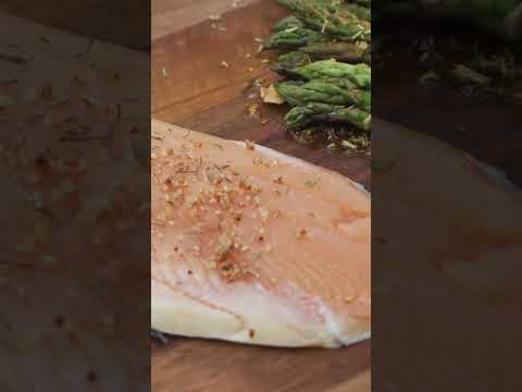 🍽️ Gourmet Pan-Seared Salmon – Simple & Delicious!