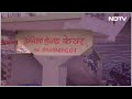 Bihar: Clinic में नहीं मिले Doctor तो Compounder ने ही कर दी महिला की Surgery, हुई मौत | Samastipur  - 01:45 min - News - Video