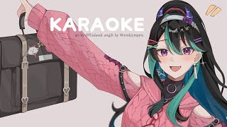Karaoke sampai air minum habis!