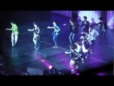 EXO MAMA at SM Town in LA