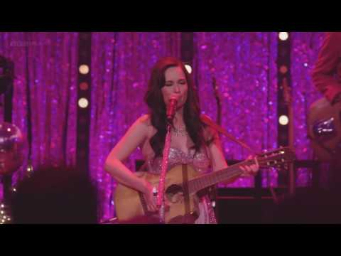 Kacey Musgraves - Follow Your Arrow (Live at Royal Albert Hall)