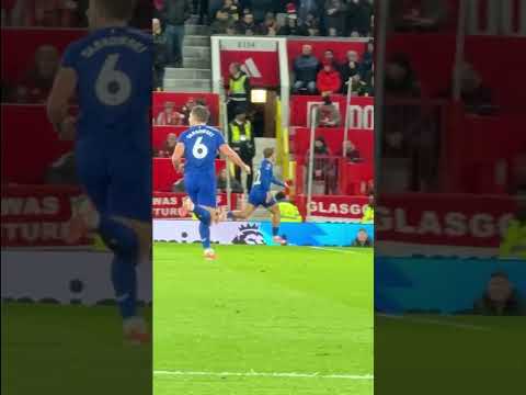 OMG KDH 😱 what a moment at Old Trafford #MUNEVE #everton #limbs