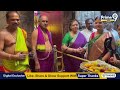 బల్కంపేట అమ్మవారిని దర్శించుకున్న బాలకృష్ణ సతీమణి | Balakrishna Wife Visits Yellamma Temple | Prime9  - 07:39 min - News - Video