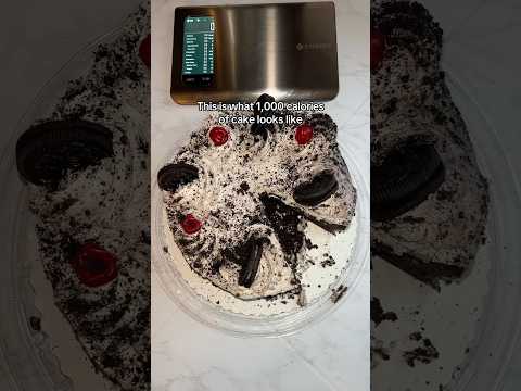 Small portions mean nothing #food #calories #koreancuisine #mukbang #cake #fyp #trend #viral #foodie