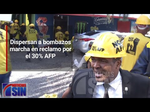 Dispersan a bombazos marcha en reclamo por el 30% AFP