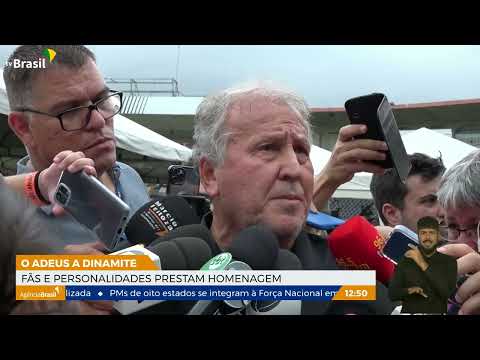 Fãs e personalidades prestam homenagens a Roberto Dinamite