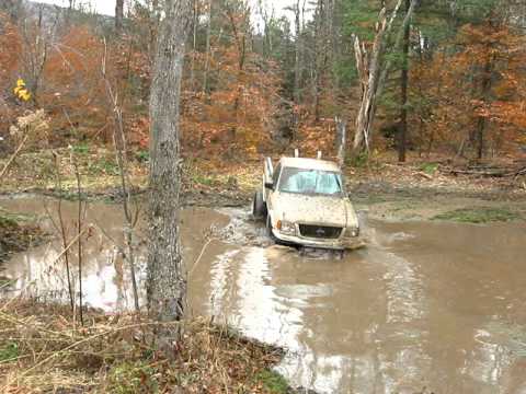 Mudbogging ford rangers #4