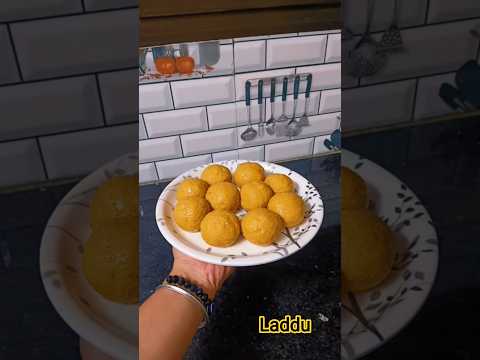 Apko konse laddu sabse jada pasand hai? #shorts #viral #besanladdoo #indiansweetrecipe #trending #yt