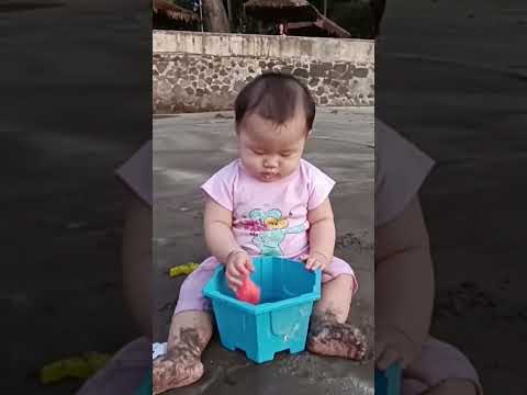 ke #pantai #mainpasirdipantai #bayi