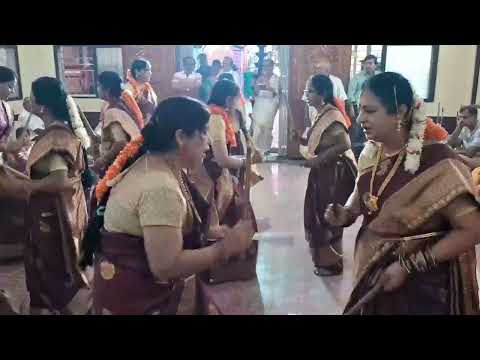 Adigadhigo Alladigo Mantralaya Kolatam by C.Meena Kumari | Raghavendra Swamy Songs | Mantralayam