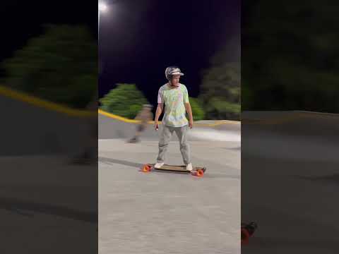 Electric skateboard tricks at the skatepark? #dadbod #electricskateboarding