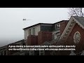 Small plane flies provocative banner over Harvard University campus  - 01:25 min - News - Video