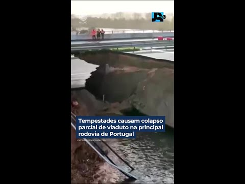 Tempestades causam colapso parcial de viaduto na principal rodovia de Portugal #shorts #JR24H