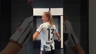 Welcome to Juventus Women, Lia Wälti 🇨🇭🤍🖤???? #womensfootball #juventuswomen #new #player